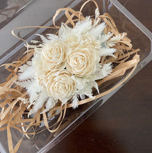 Load image into Gallery viewer, Wrist Corsage