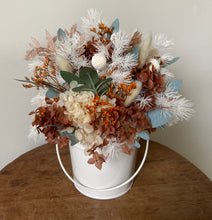 Load image into Gallery viewer, Dried Flowers. Posy dried. Dried flower arrangement.Dried flowers delivered Sutherland Shire. Dried flowers delivered Sydney. Dried flower gifts.Custom design flower arrangements.
