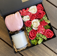 Load image into Gallery viewer, Soap flowers. Soap flowers delivered Sutherland Shire. Soap flowers delivered Sydney. Gift made from soap. Soap gift boxes. gift boxes delivered Sutherland Shire. Gift boxes delivered Sydney.
