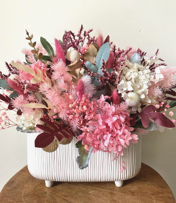 Dried Flowers. Posy dried. Dried flower arrangement.Dried flowers delivered Sutherland Shire. Dried flowers delivered Sydney. Dried flower gifts.Custom design flower arrangements.